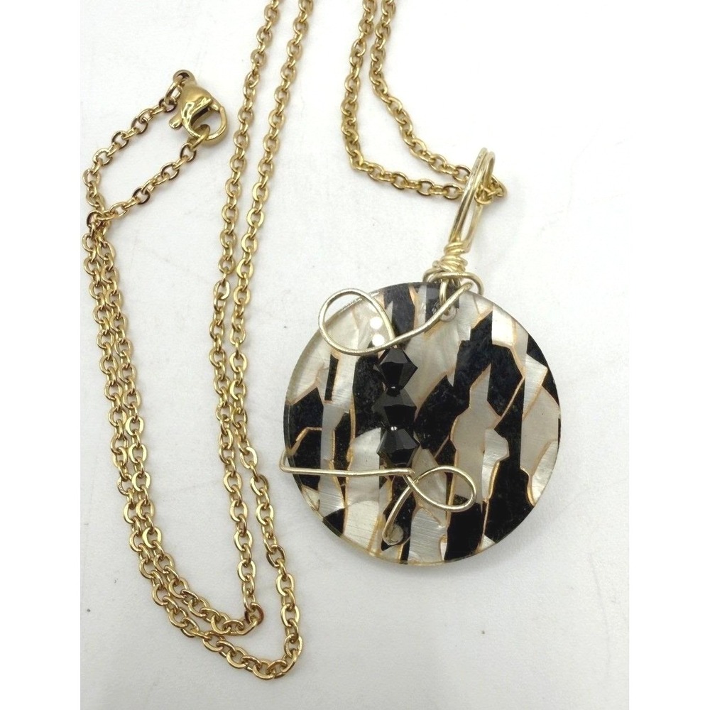 Gold Tone Chain Necklace Artisan Resin Disc Pendant‎ Wire Wrapped 20"